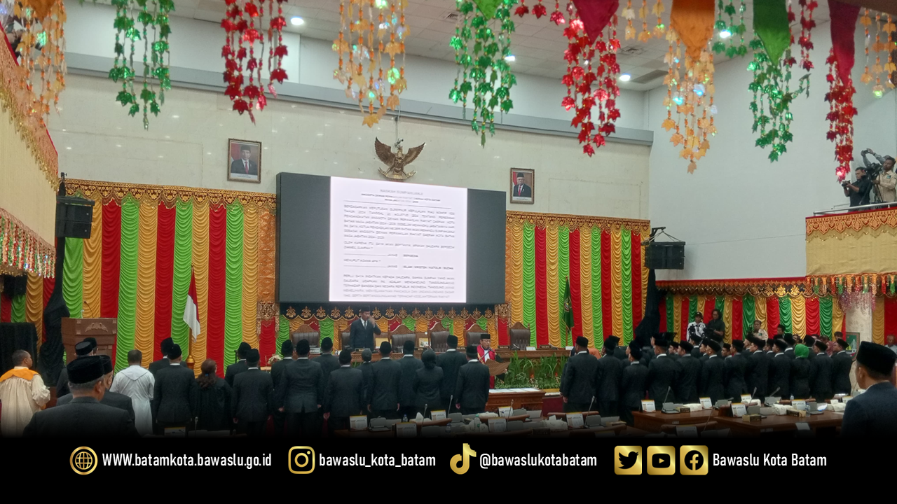 Pengambilan Sumpah Anggota DPRD Kota Batam 