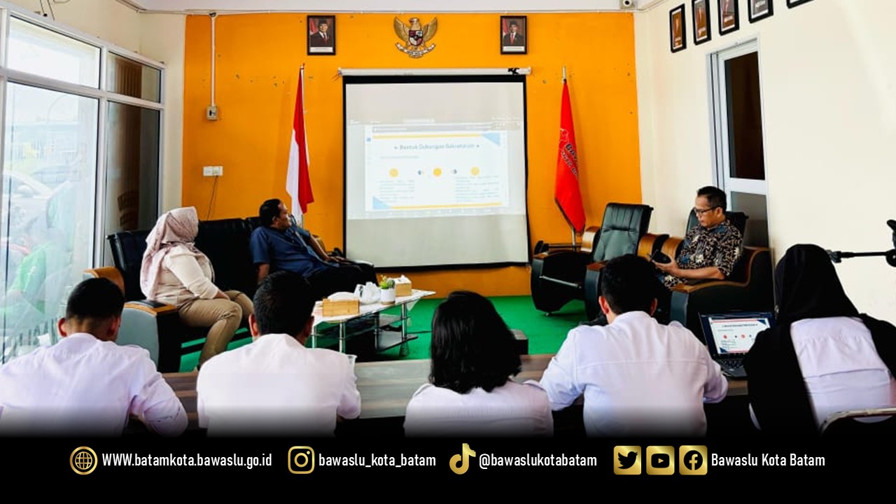 Pelaksanaan diskusi mingguan Bawaslu Kota Batam