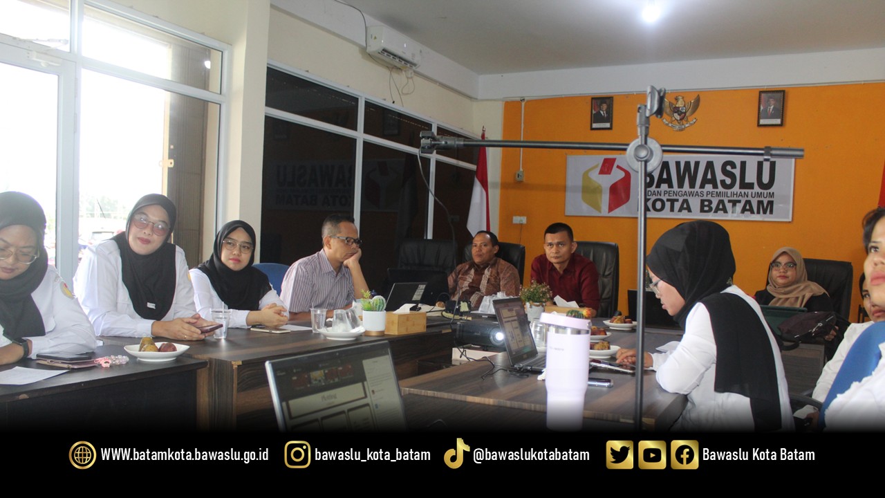 Pelaksanaan diskusi mingguan Bawaslu Kota Batam