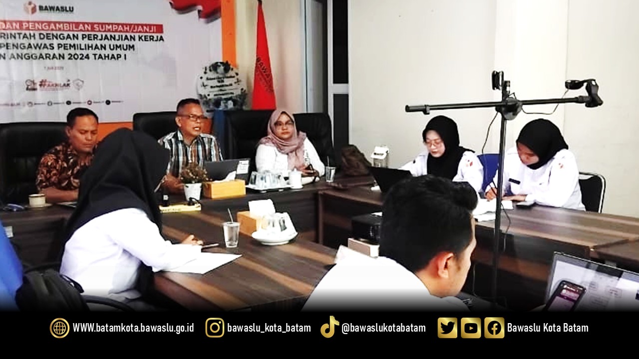 Pelaksanaan diskusi mingguan Bawaslu Kota Batam