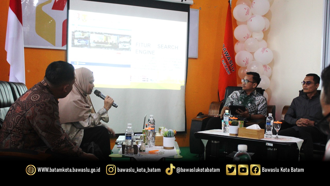 Pemaparan materi oleh narasumber pada kegiatan Fasilitasi Pengelolaan Layanan Hukum 