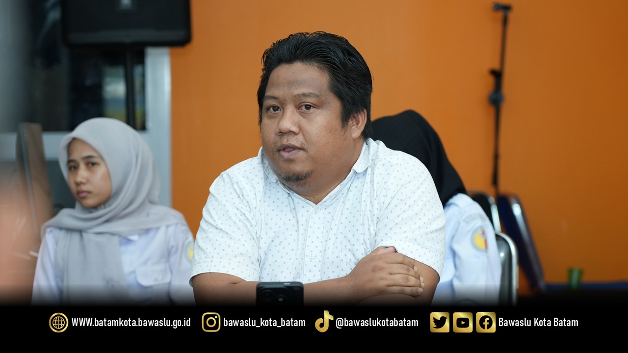 Koordinator Divisi Pencegahan, Partisipasi Masyarakat, dan Humas Bawaslu Kota Batam, Zainal Abidin, mengikuti Rapat Koordinasi Divisi P2H Bawaslu Provinsi Kepulauan Riau secara daring melalui Zoom Meeting, Rabu (14/1/2026), sekaligus memaparkan program pencegahan dan partisipasi masyarakat Bawaslu Kota Batam Tahun 2026.