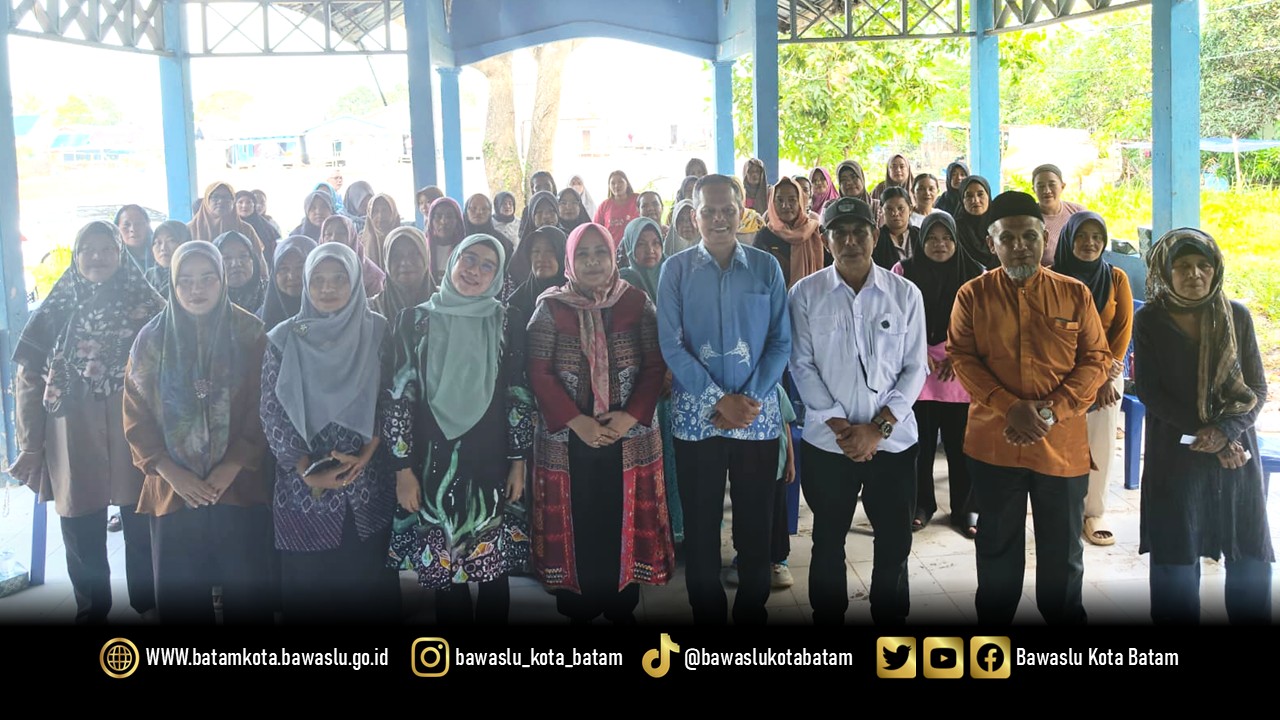 Koordinator Divisi Penanganan Pelanggaran, Data dan Informasi Bawaslu Kota Batam, Syailendra Reza IR, menjadi narasumber pada kegiatan Pendidikan Politik Perempuan Pesisir yang diselenggarakan oleh Badan Kesatuan Bangsa dan Politik Kota Batam di Setokok, Rabu (8/4/2026).