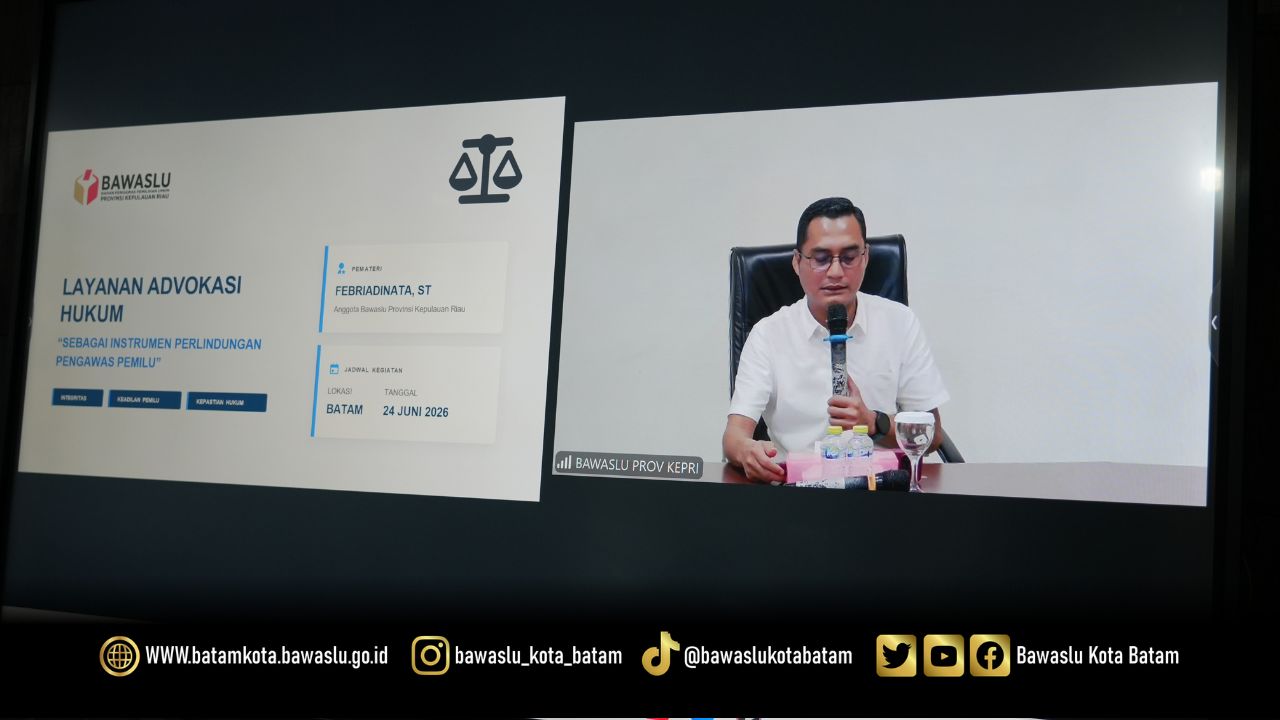 Koordinator Divisi Hukum dan Penyelesaian Sengketa Bawaslu Provinsi Kepulauan Riau, Febriadinata, menjadi narasumber dalam kegiatan Fasilitasi Pengelolaan Layanan Hukum: Penguatan Kapasitas Bantuan Hukum Bagi Pengawas Pemilu yang diselenggarakan Bawaslu Kota Batam, Rabu (24/6/2026).