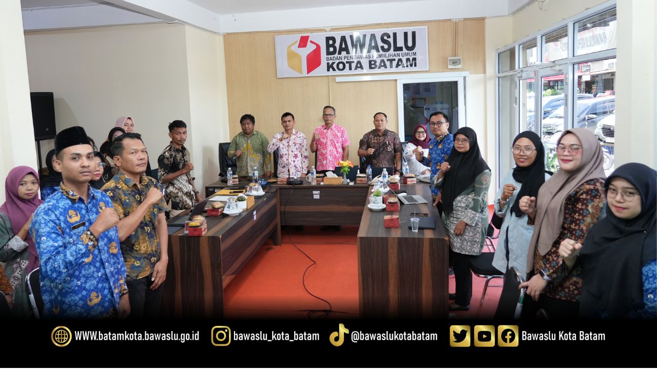 Bawaslu Kota Batam menggelar kegiatan Pengelolaan dan Pelayanan Informasi Publik dengan tema "Optimalisasi Sistem Layanan Informasi Publik" pada Kamis, (18/06/2026)