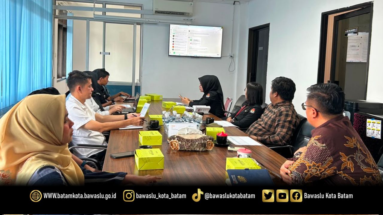 Bawaslu Kota Batam menghadiri Rapat Koordinasi Pemutakhiran Data Pemilih Berkelanjutan (PDPB) Triwulan II Tahun 2026 bersama KPU Kota Batam dan Disdukcapil Kota Batam, Rabu (24/6/2026).