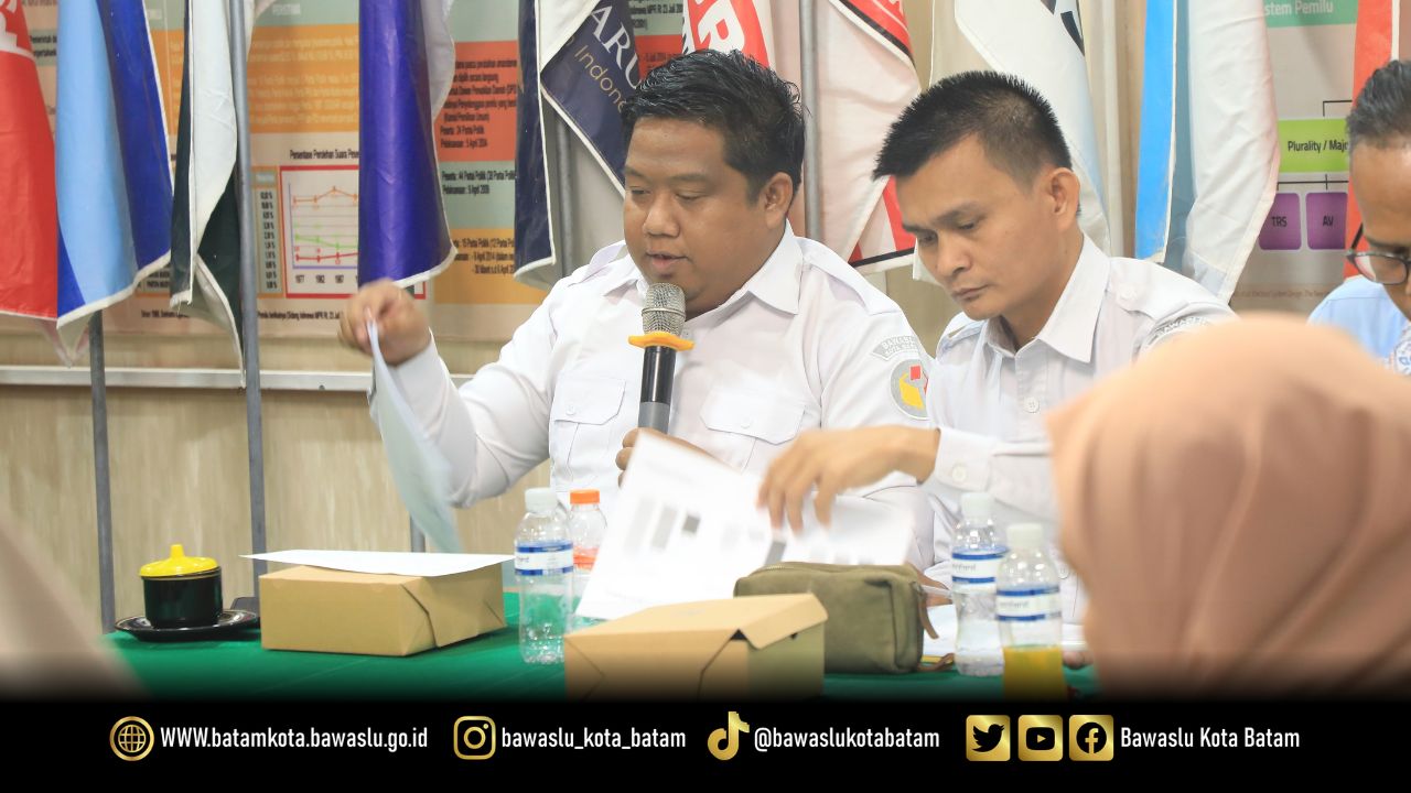 Koordinator Divisi Pencegahan, Partisipasi Masyarakat, dan Hubungan Masyarakat Bawaslu Batam, Zainal Abidin, menyampaikan sejumlah catatan penting terkait saat menghadiri Rapat Pleno Terbuka PDPB di Kantor KPU Kota Batam