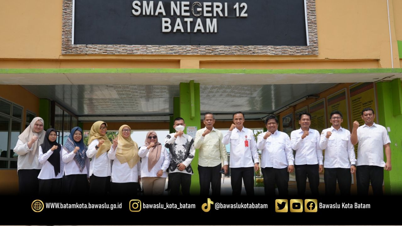 Bawaslu Kota Batam melakukan audiensi dengan SMA Negeri 12 Batam, Rabu (21/10/2026), untuk menjajaki nota kesepahaman (Memorandum of Understanding/MoU) dan perjanjian kerja sama (PKS) dalam program Bawaslu Goes to School.