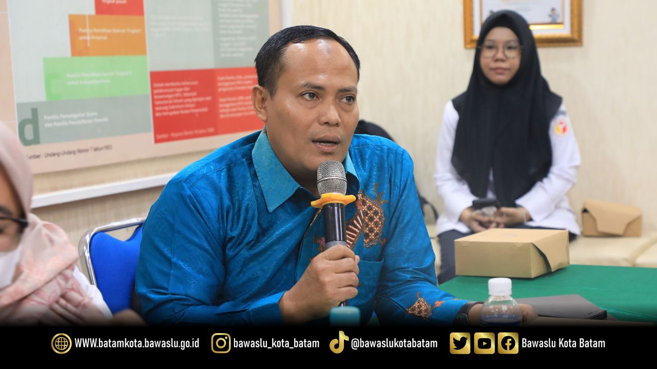 Koordinator Divisi Hukum dan Penyelesaian Sengketa Bawaslu Kota Batam, Jazuli, menekankan pentingnya terobosan dalam proses pencocokan dan penelitian data pemilih agar hak konstitusional warga tidak terabaikan. (30/09/2026)