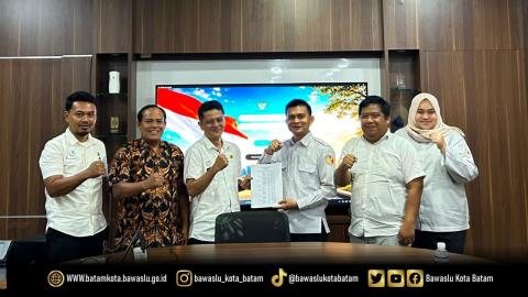 Bawaslu Batam menggelar Rapat Koordinasi (Rakor) bersama Dinas Kependudukan dan Pencatatan Sipil (Disdukcapil) Kota Batam, Rabu (26/8/2026).