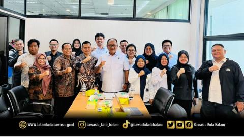 Bawaslu Batam berkoordinasi dengan Badan Pengusahaan (BP) Batam guna membahas rancangan Nota Kesepahaman dan Rencana Kegiatan Kerja Sama terkait penguatan Jaringan Dokumentasi dan Informasi Hukum (JDIH), Selasa (27/10/2026)