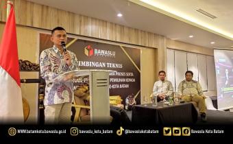 Ketua Bawaslu Kota Batam, Antonius Itoloha Gaho saat memberikan sambutan dan arahan kepada Panwaslu Kecamatan dan PKD Se-Kota Batam