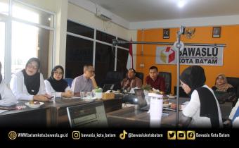 Pelaksanaan diskusi mingguan Bawaslu Kota Batam