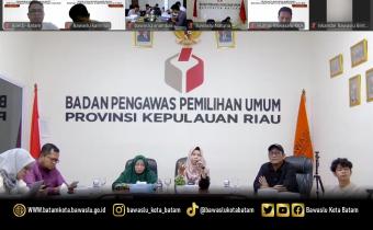 Koordinator Divisi Pencegahan, Partisipasi Masyarakat dan Humas Bawaslu Provinsi Kepri, Maryamah, saat membuka kegiatan kehumasan
