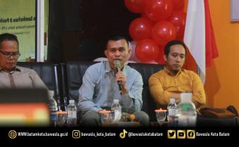 Ketua Bawaslu Kota Batam, Antonius Itoloha Gaho saat membuka kegiatan Koordinasi Penanganan Pelanggaran