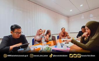 Audiensi Bawaslu Kota Batam dengan bagian hukum Pemko Batam terkait JDIH