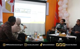 Pemaparan materi oleh narasumber pada kegiatan Fasilitasi Pengelolaan Layanan Hukum 