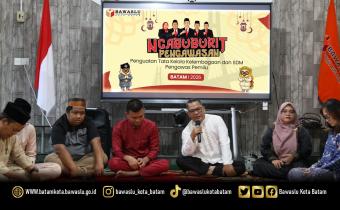 Ketua dan jajaran Bawaslu Kota Batam mengikuti kegiatan Ngabuburit Pengawasan Pemilu 2026 yang menghadirkan Anggota Bawaslu Provinsi Kepulauan Riau, Said Abdullah Dahlawi, sebagai narasumber di Kantor Bawaslu Kota Batam.