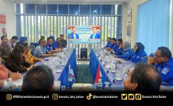 Bawaslu Kota Batam melaksanakan silaturahmi dan koordinasi dengan DPC Partai Demokrat Kota Batam dalam rangka penguatan sinergi kelembagaan, pembahasan Pemutakhiran Data Partai Politik Berkelanjutan (PDPB), serta sosialisasi JDIH, Jumat (24/4/2026).