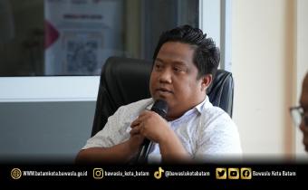 Diskusi “Diserbu” Seri ke-8 Bawaslu Kota Batam membahas pengadaan barang dan jasa pemerintah, Rabu (29/10/2026). Kegiatan ini menjadi ruang refleksi bersama dalam memperkuat transparansi, efisiensi, serta integritas dalam tata kelola kelembagaan.