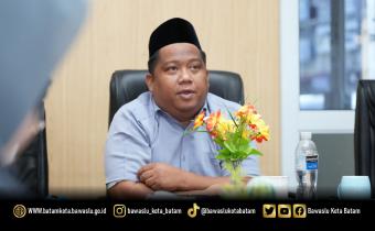 Koordinator Divisi Pencegahan, Parmas dan Humas Bawaslu Kota Batam, Zainal Abidin, menyampaikan laporan pelaksanaan kegiatan pengawasan dan kehumasan Bawaslu Kota Batam selama April 2026 pada Rakor P2H Bawaslu Kepri.
