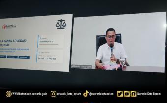 Koordinator Divisi Hukum dan Penyelesaian Sengketa Bawaslu Provinsi Kepulauan Riau, Febriadinata, menjadi narasumber dalam kegiatan Fasilitasi Pengelolaan Layanan Hukum: Penguatan Kapasitas Bantuan Hukum Bagi Pengawas Pemilu yang diselenggarakan Bawaslu Kota Batam, Rabu (24/6/2026).