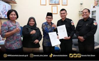 Bawaslu Batam melaksanakan penandatanganan Perjanjian Kerja Sama (PKS) dan Nota Kesepahaman (MoU) bersama SMA Negeri 28 Kota Batam dalam program Bawaslu Goes To School, Kamis (23/7/2026).