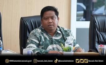Koordinator Divisi Pencegahan, Partisipasi Masyarakat, dan Hubungan Masyarakat Bawaslu Kota Batam, Zainal Abidin, saat menyampaikan bahwa Bawaslu Kota Batam telah melakukan berbagai langkah pengawasan pada rapat koordinasi persiapan pengawasan pleno PDPB Triwulan III.