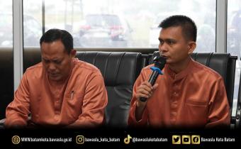 Ketua Bawaslu Kota Batam, Antonius Itoloha Gaho saat membuka Kegiatan Penguatan Tata Kelola, Monitoring, Evaluasi, dan Pelaporan Program di Kantor Bawaslu Kota Batam